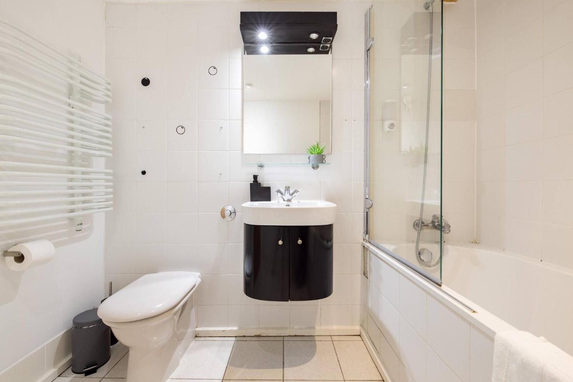 לונדון Wild Roses Serviced Apartments - Excel Warehouse 2 מראה חיצוני תמונה
