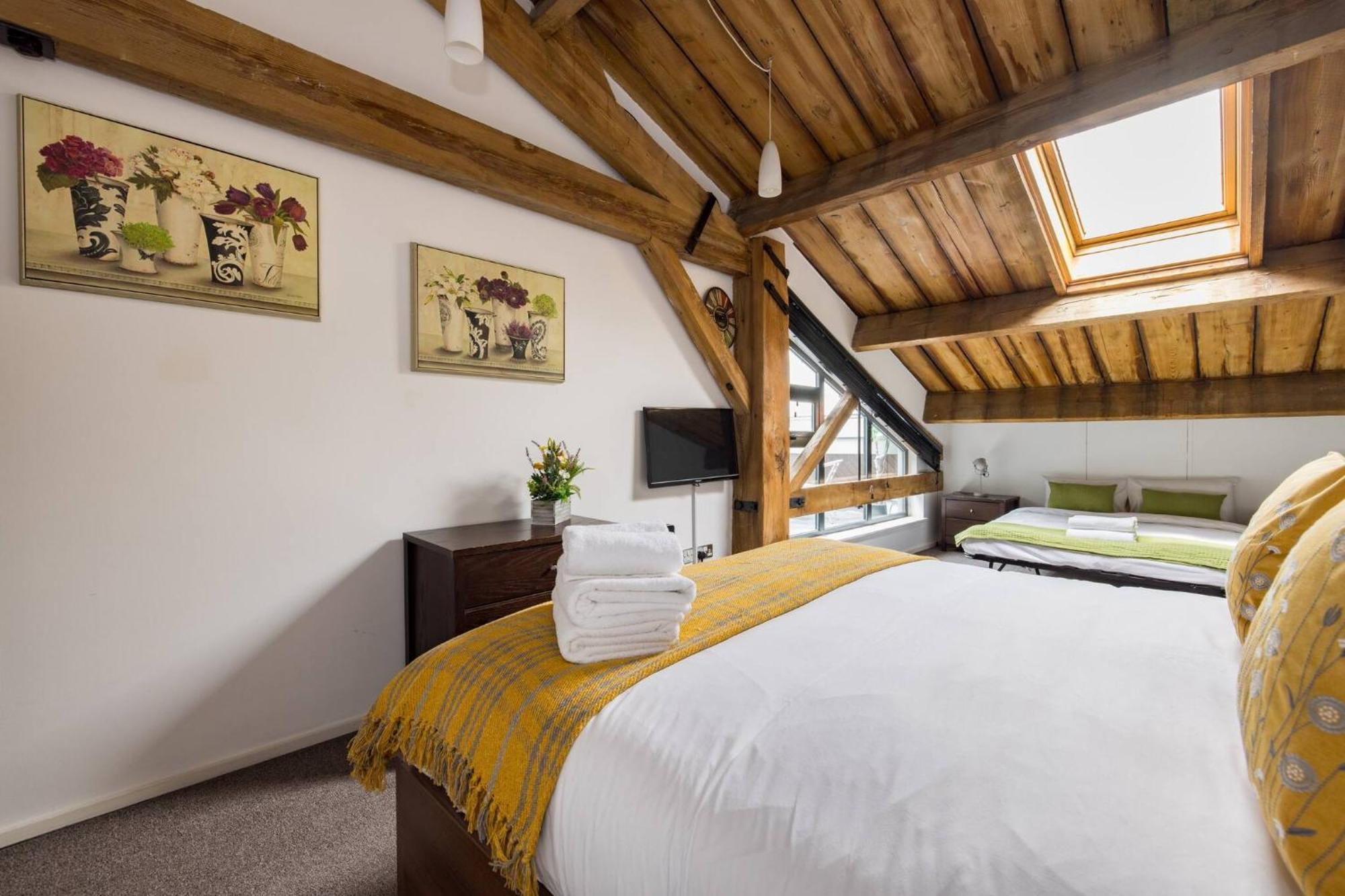 לונדון Wild Roses Serviced Apartments - Excel Warehouse 2 מראה חיצוני תמונה